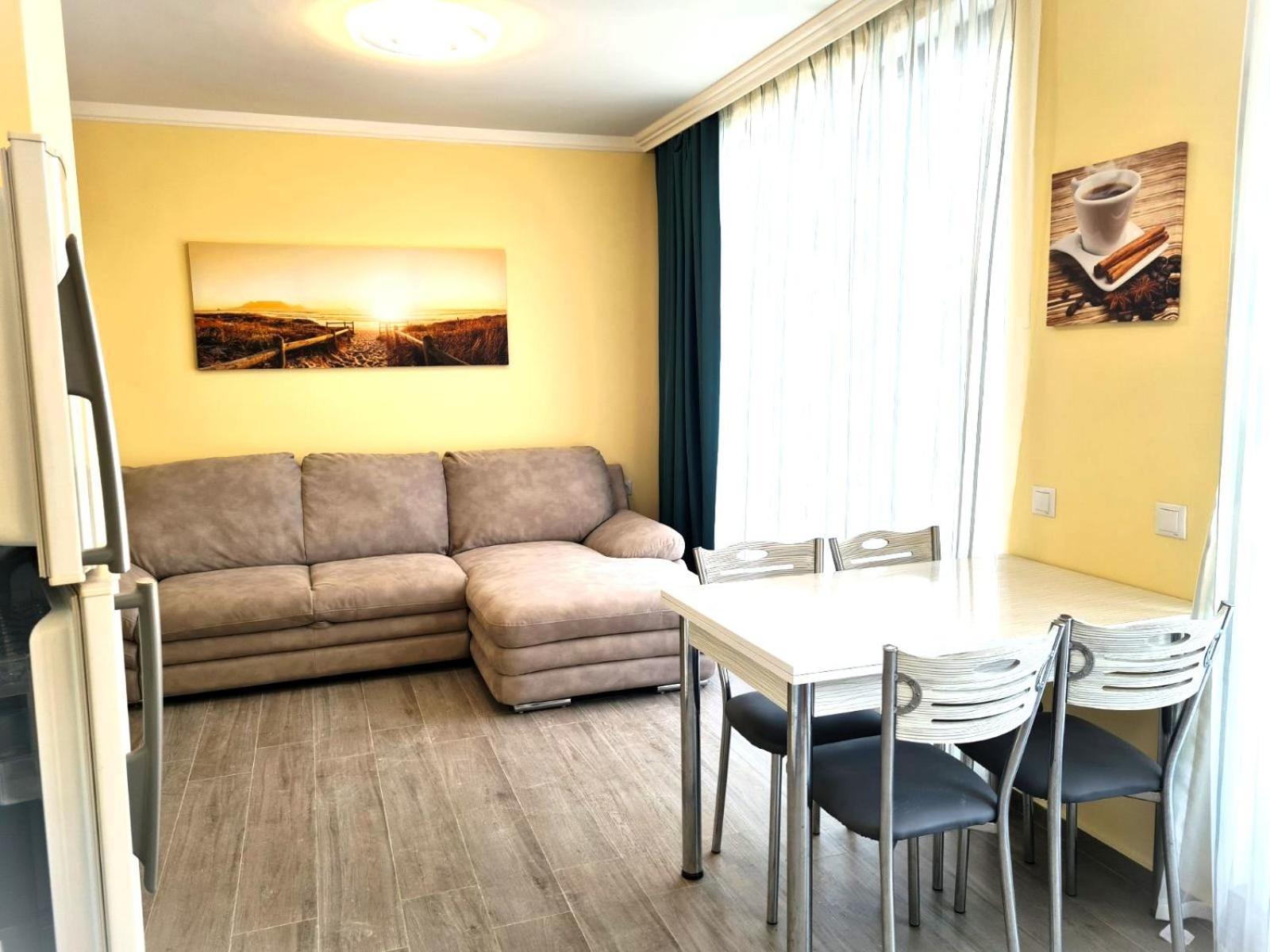 Apart-Hotel Panorama Sea Lux Primorsko Eksteriør bilde