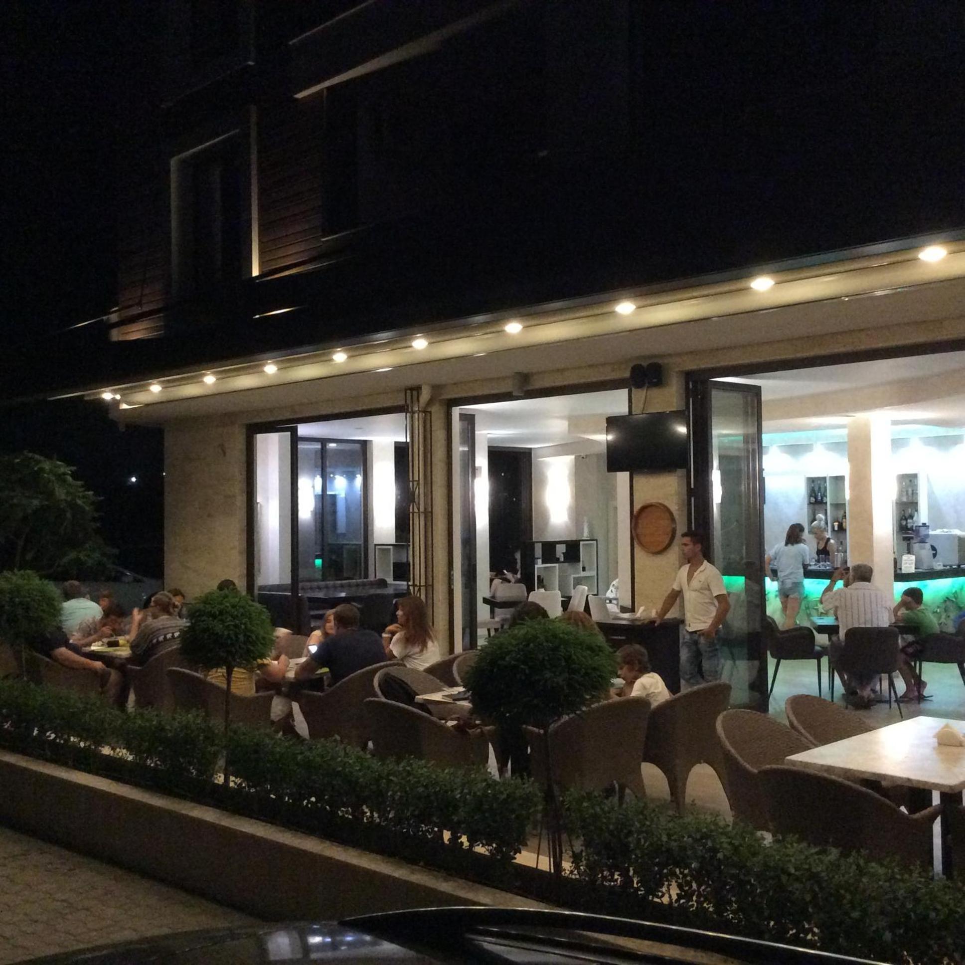 Apart-Hotel Panorama Sea Lux Primorsko Eksteriør bilde